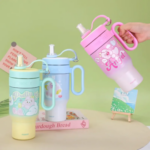 850ml Insulated Stainless Steel Travel Mug – Cute Cartoon Tumbler with Handle & Straw for Hot and Cold Drinks - Image 7