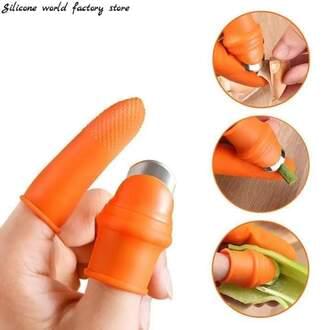 GullPlaza.pk Multifunction Finger Thumb Cutter – Kitchen Vegetable Cutter & Garden Harvesting Picking Tool with Finger Blade - Image 1